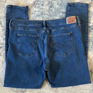 Levi's Women's Skinny Jeans in Classic Blue